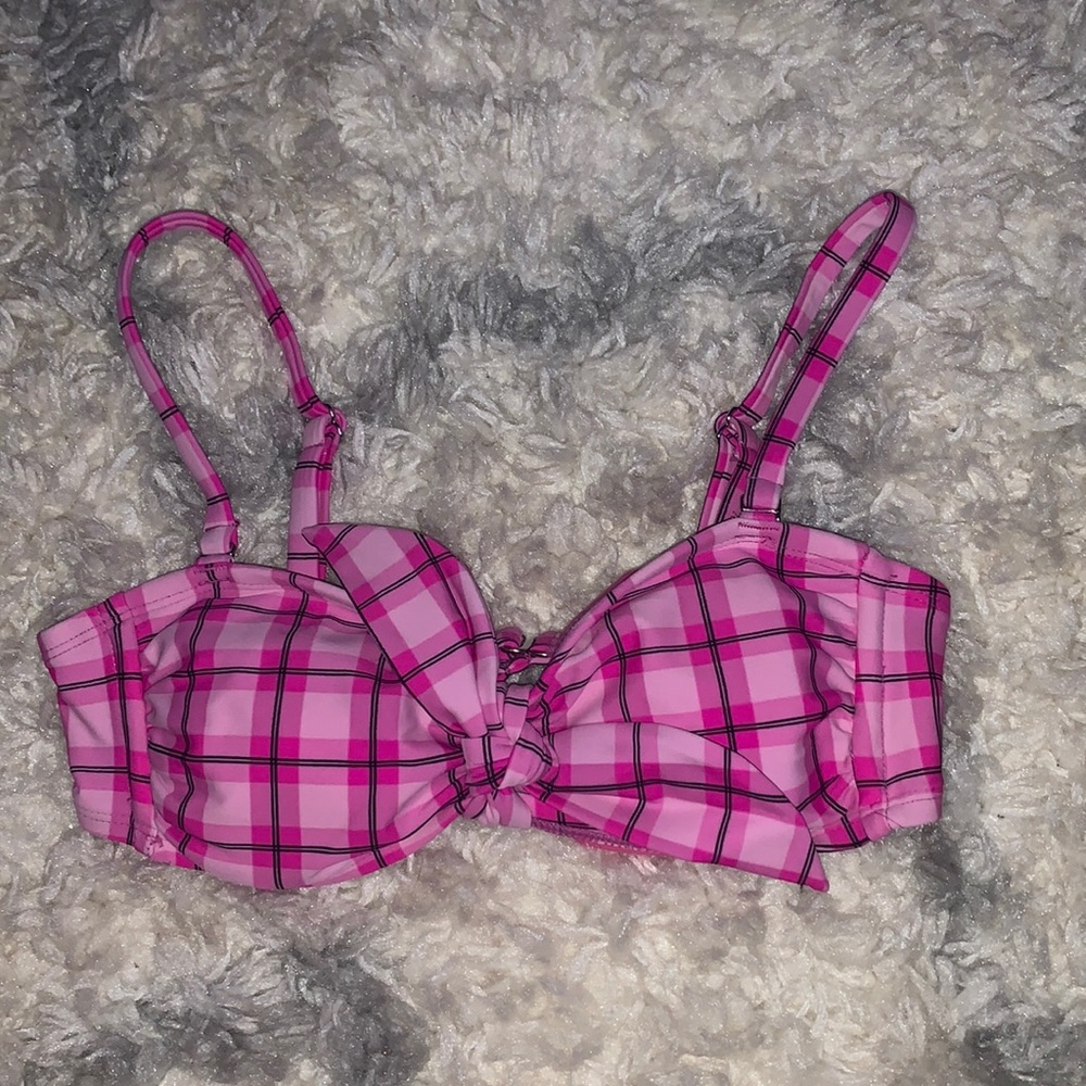 Pink target bikini top. straps can be removed